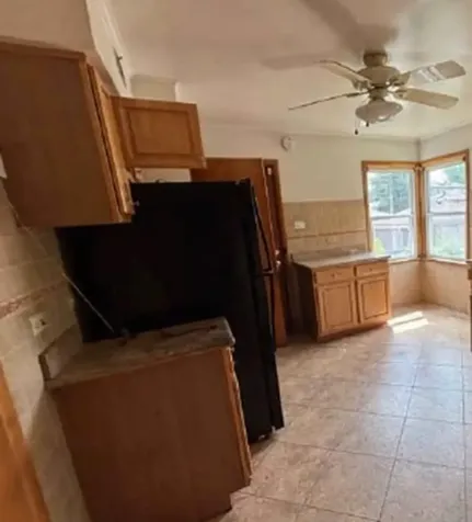 11841 South Campbell Avenue Chicago IL 60655