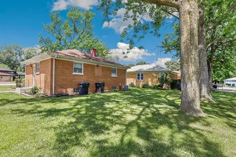 15641 South Park Avenue South Holland IL 60473