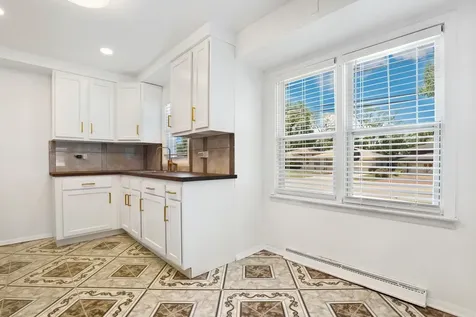 15641 South Park Avenue South Holland IL 60473