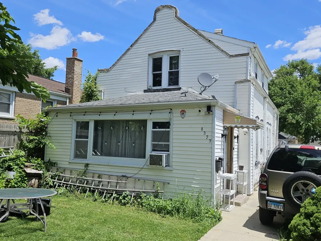 4323 South Keating Avenue Chicago IL 60632
