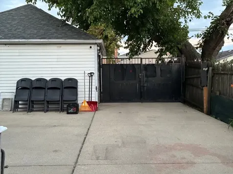 4323 South Keating Avenue Chicago IL 60632