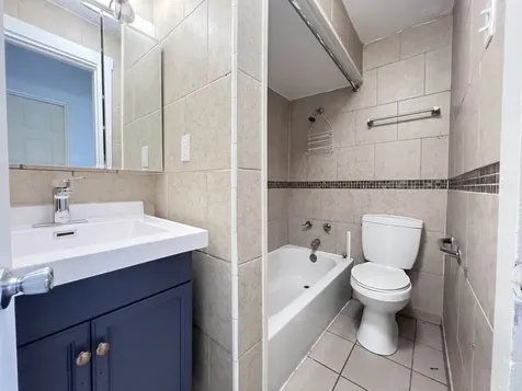7024 South Wentworth Avenue Chicago IL 60621