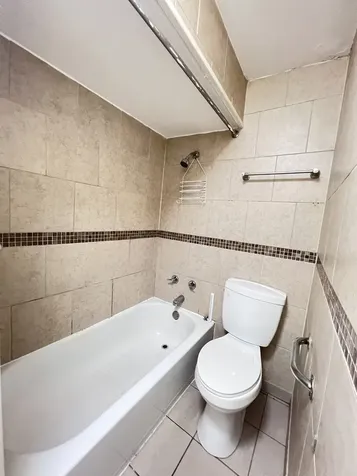 7024 South Wentworth Avenue Chicago IL 60621