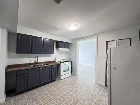 7024 South Wentworth Avenue Chicago IL 60621