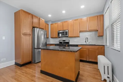 4139 West Leland Avenue Chicago IL 60630