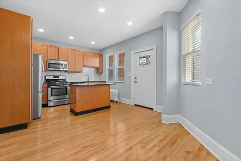 4139 West Leland Avenue Chicago IL 60630