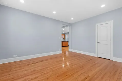 4139 West Leland Avenue Chicago IL 60630