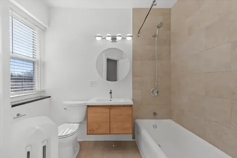 4139 West Leland Avenue Chicago IL 60630