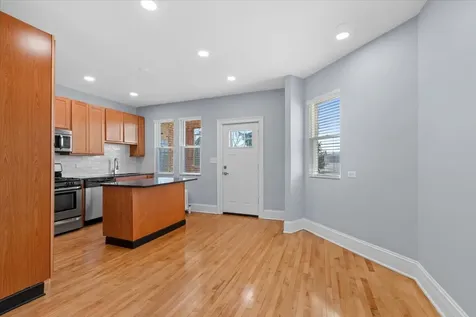4139 West Leland Avenue Chicago IL 60630