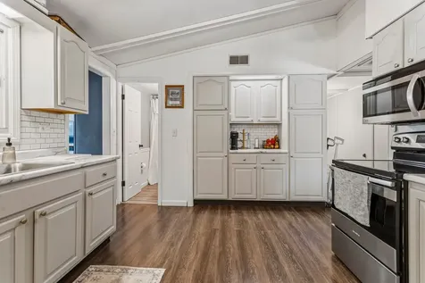203 Eisenhower Drive Philo IL 61864