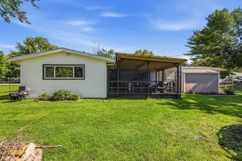 203 Eisenhower Drive Philo IL 61864