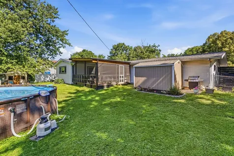 203 Eisenhower Drive Philo IL 61864