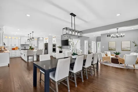 2121 Westover Road North Aurora IL 60542