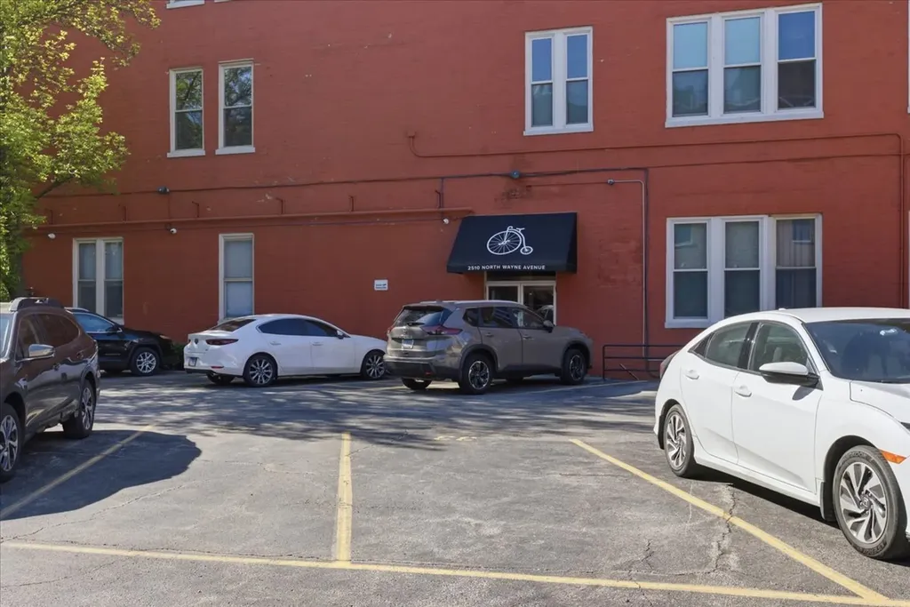 2510 North Wayne Avenue Chicago IL 60614