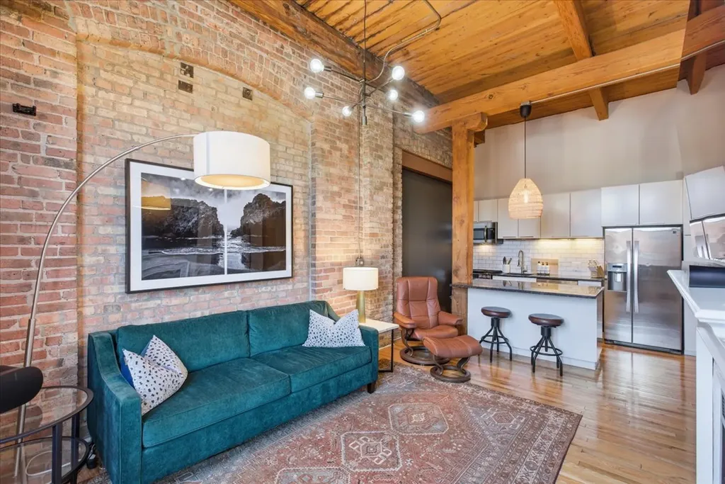 2510 North Wayne Avenue Chicago IL 60614