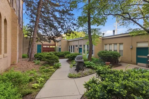 2510 North Wayne Avenue Chicago IL 60614