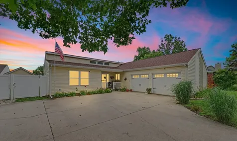 105 Surrey Lane Arthur IL 61911