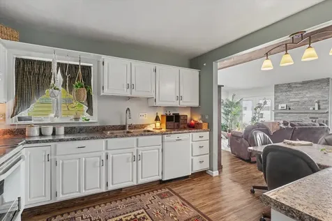 105 Surrey Lane Arthur IL 61911