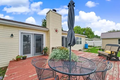 105 Surrey Lane Arthur IL 61911