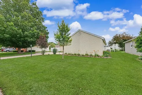105 Surrey Lane Arthur IL 61911