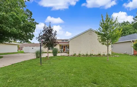 105 Surrey Lane Arthur IL 61911