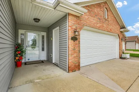 1817 East Prairie Winds Circle Urbana IL 61802