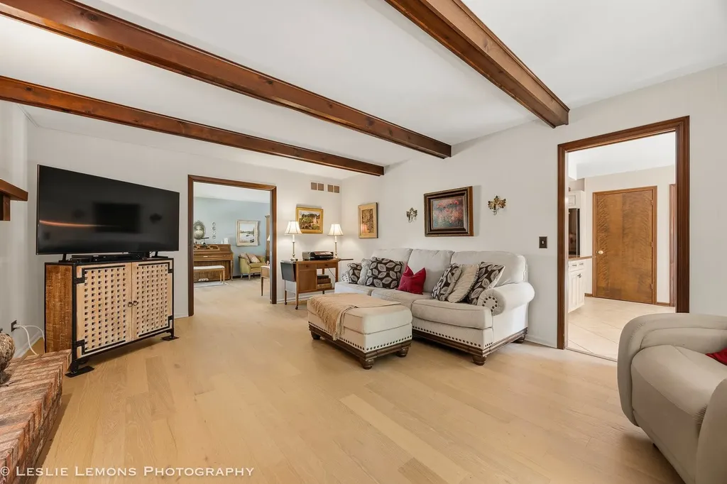 1160 Cheshire Avenue Naperville IL 60540