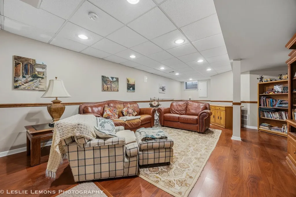 1160 Cheshire Avenue Naperville IL 60540
