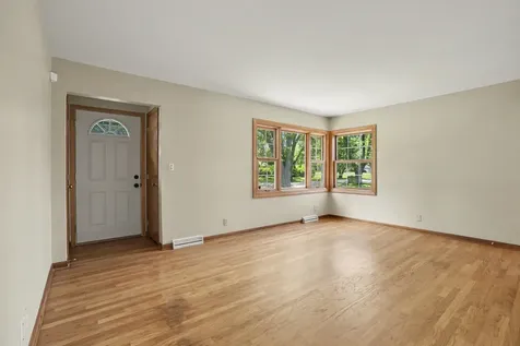 214 Pearl Street Cary IL 60013