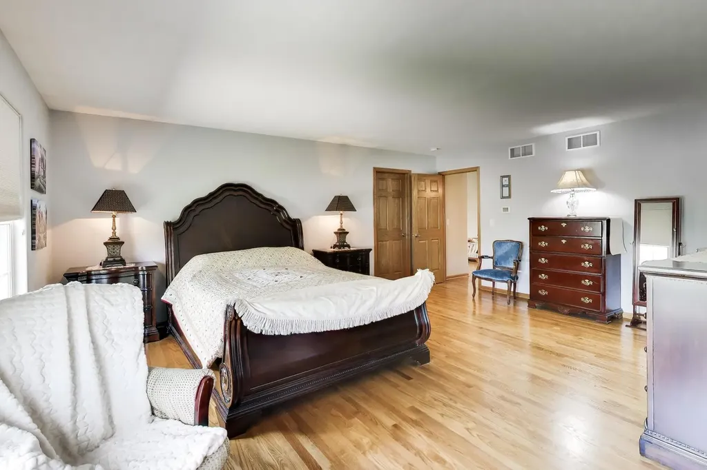 7 Fairhaven Court Lake In The Hills IL 60156