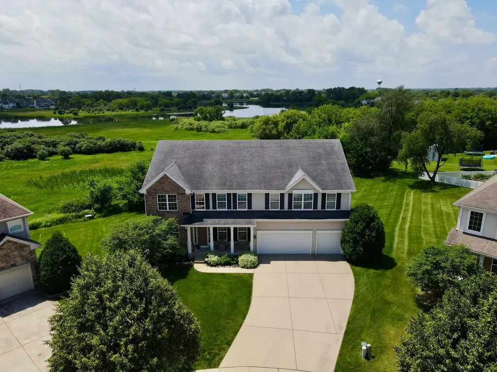 7 Fairhaven Court Lake In The Hills IL 60156