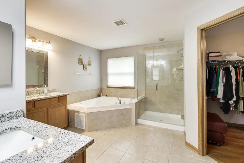 7 Fairhaven Court Lake In The Hills IL 60156