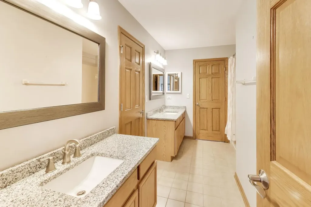 7 Fairhaven Court Lake In The Hills IL 60156