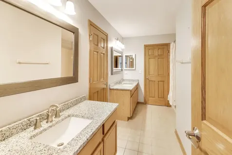 7 Fairhaven Court Lake In The Hills IL 60156