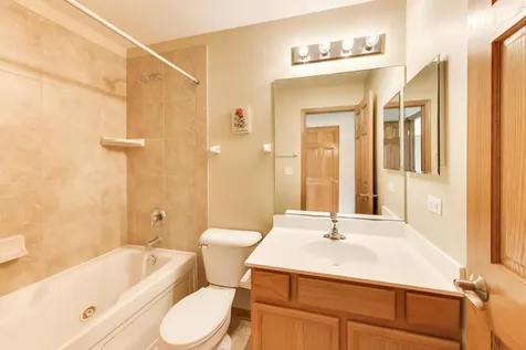 7 Fairhaven Court Lake In The Hills IL 60156