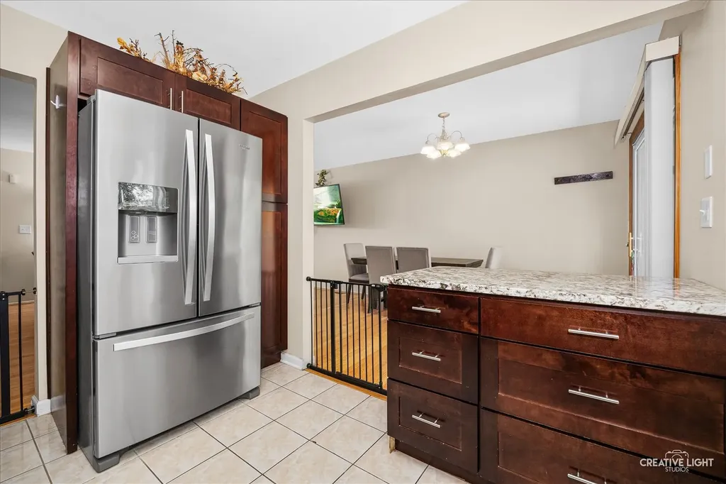 32 West Schubert Avenue Glendale Heights IL 60139