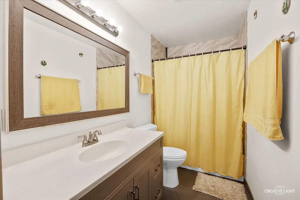 32 West Schubert Avenue Glendale Heights IL 60139