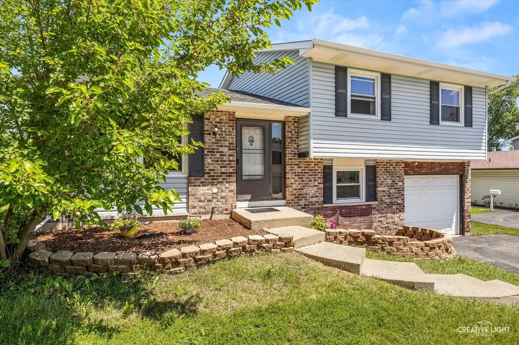 32 West Schubert Avenue Glendale Heights IL 60139