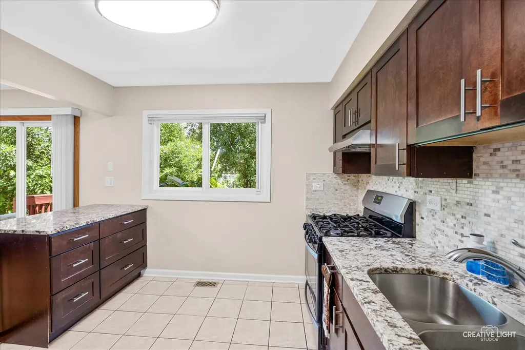 32 West Schubert Avenue Glendale Heights IL 60139