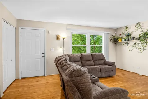 32 West Schubert Avenue Glendale Heights IL 60139
