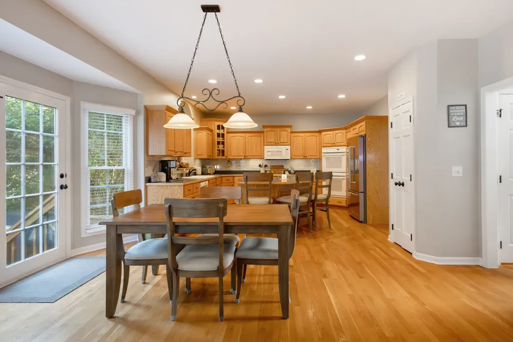 2644 Freeland Circle Naperville IL 60564