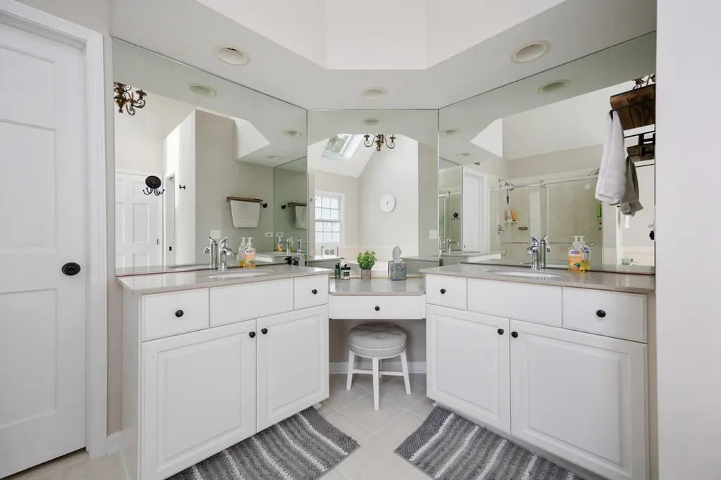 2644 Freeland Circle Naperville IL 60564