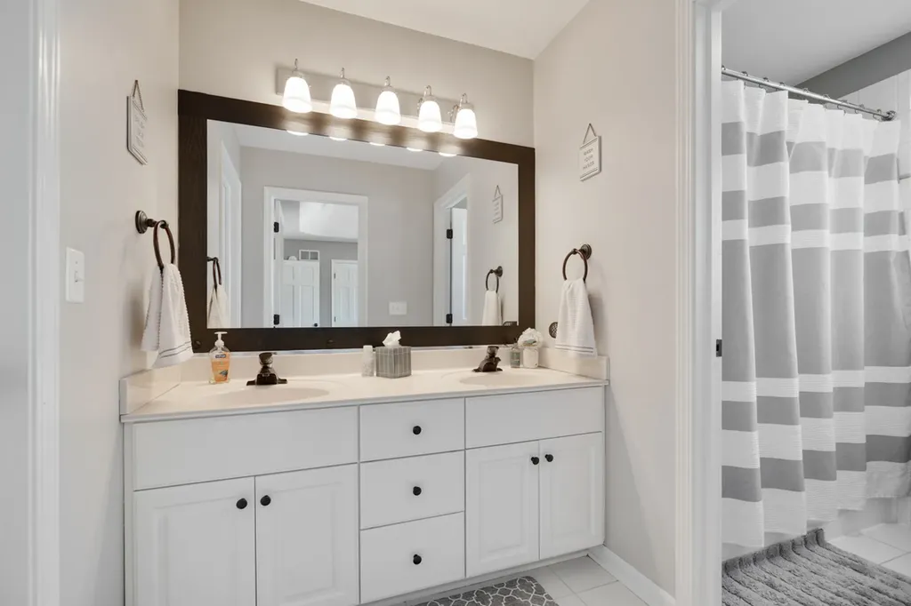 2644 Freeland Circle Naperville IL 60564