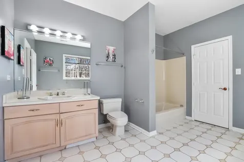 2200 East Gaisor Court Crete IL 60417
