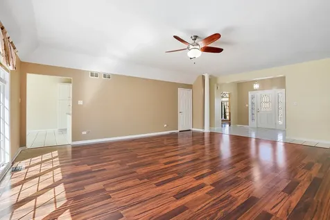 2200 East Gaisor Court Crete IL 60417