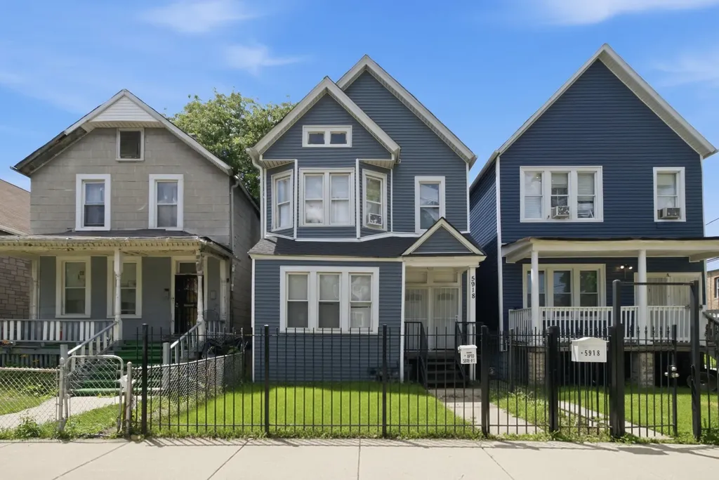 5918 South Carpenter Street Chicago IL 60621