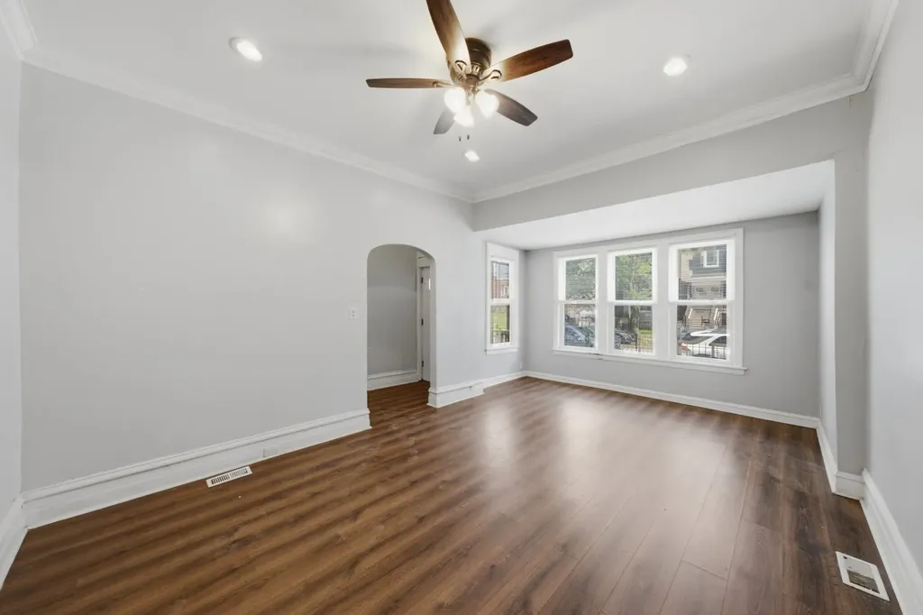 5918 South Carpenter Street Chicago IL 60621