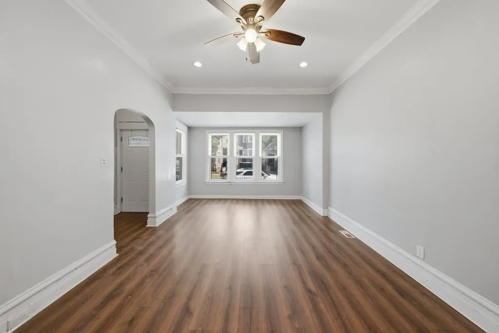 5918 South Carpenter Street Chicago IL 60621