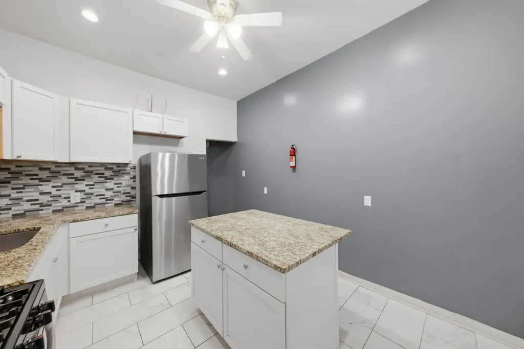 5918 South Carpenter Street Chicago IL 60621