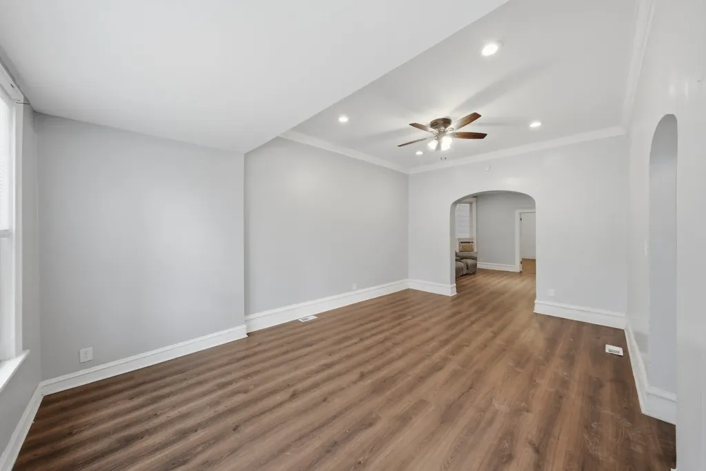 5918 South Carpenter Street Chicago IL 60621